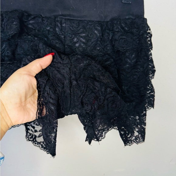 Black laced shorts - Picture 2 of 4